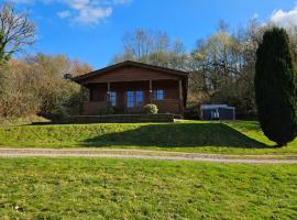 Damsel lodge, Lakeside lodges，位于达尔弗顿的酒店