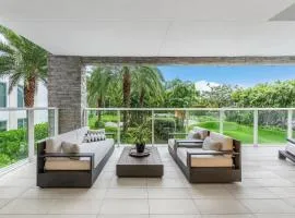 Luxury 2 Bedroom Condo with Panoramic Views