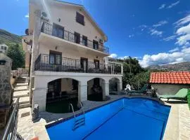Sunny Days Villa
