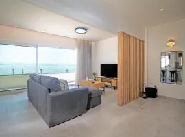 Blue Sea Benitses - Beachfront Apartment