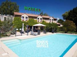 H&ocirc;tel des Trois Massifs，位于克莱的带泳池的酒店