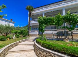 Apartments Marijana，位于班约勒的酒店