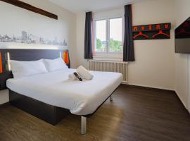 easyHotel Zürich City West，位于苏黎世的酒店
