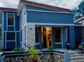 Chic 2BR Garden Home Majengo Netflix WiFi Parking