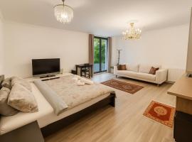 Studio Near Prague Airport，位于Kněžívka的酒店
