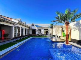 FAMILY vacation home，位于Chorwoq的酒店