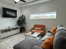 Luxe 3BR & 2BA Condo Near Airport & Shopping Mall