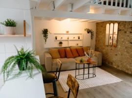 Le Tiny Chalet，位于埃唐普的酒店