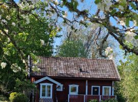 Mysigt boende nära hav och natur，位于特鲁萨的酒店