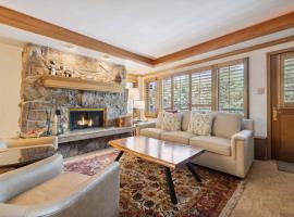 Lodge Tower 194 One Bedroom Residence，位于范尔的酒店