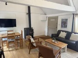 Cotswolds Cottage Farm Stay The Bullpen