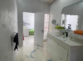 Casa sola con alberca y vista al lago，位于Cedro的酒店