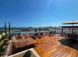 Private Rooftop Terrace, Ocean Views & Pool Access