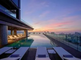 Courtyard Danang Han River