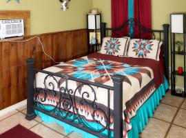 Pleasant Days Lodging Southwest Cottage，位于霍莫萨萨的酒店