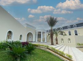 Sahid Azizah Syariah Hotel and Convention Kendari，位于Lepoleop的酒店