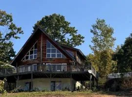 Stunning Lake Views Wine Country