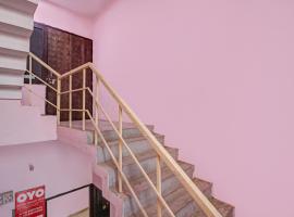 Hotel O Knight guest house，位于莫拉达巴德的酒店