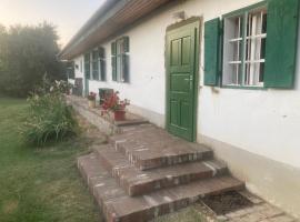 Erdősmecskei sváb vendégházak és Jurtaszállás，位于Erdősmecske的酒店