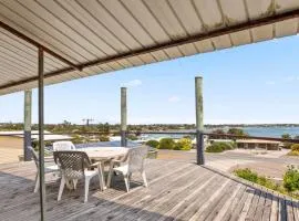 About Windward - Budget Property With Million Views