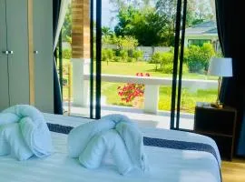 SangSom Water Front Fueng Fah Villa Sea Views