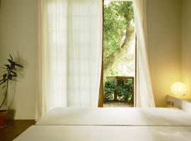 Pyoseon Mansion，位于西归浦市的带热水浴缸的酒店