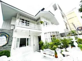 RQ Timeless Dinsor Cultural Heritage House