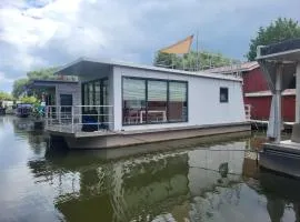 Hausboot Hafen2wo