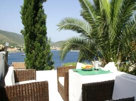 Rustic Apartment in Vis with sea-view，位于维斯的酒店