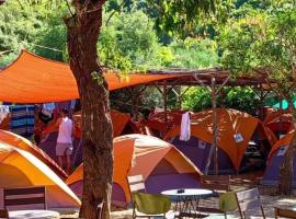 iCampJal Beach Camp and Bar，位于贾尔的酒店