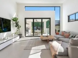 Designer Family Retreat with Pool Next to Cronulla