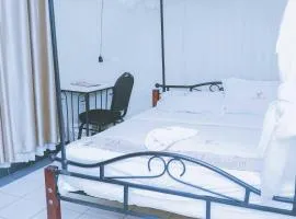 Lazarus Hotel & Accommodation