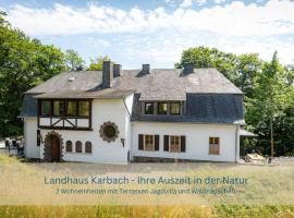 Landhaus Karbach mit Gartensauna und Hot Tub, eingezäunter Garten, 4-10 Personen，位于迈恩的酒店