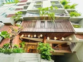 407MSNK Maison Luxe Studio w Balcony & Kitchen