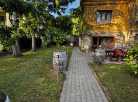 Kamocsay Vendégház，位于莫尔的酒店