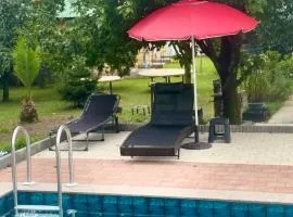 Senima's paradise - Pool & Cottages