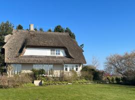 Haus am Boddenufer，位于Jagdhaus的酒店