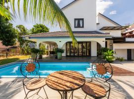 Luxury Bungalow TTDI, 16-22pax, Swimming Pool, One Utama，位于吉隆坡的酒店