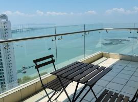 Southbay Seaview Condo A31 #10minQueensbay，位于峇六拜的酒店