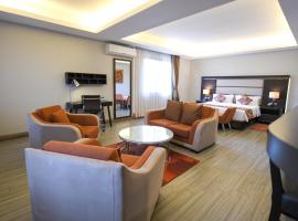 Athena Hotel Kampala，位于坎帕拉的酒店