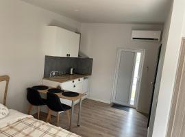 Svečių namai，位于克雷廷加的酒店