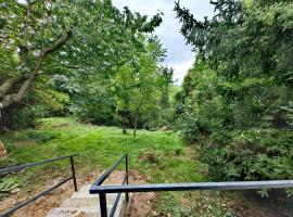 SunsetHouse Garden Apartment，位于Banka的酒店