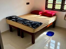 Kannada Maathe Home Stay- 2km to Golden Temple-Tibet camp，位于库斯哈尔纳加尔的酒店