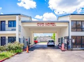 OYO Hotel Houston N Fm-1960 Champions TX