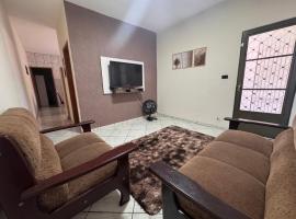 Casa delicinha perto do centro + ar cond. e vaga