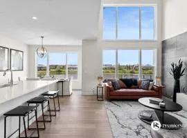 Luxurious Detached House with Private Garage, Lake View, Central AC & More