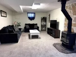 Luxury 6BR Retreat Firepit Foosball Backyard