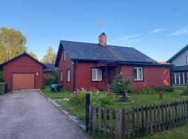 Lasmarmas，位于&Auml;lvkarleby的带停车场的酒店