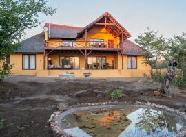 Luxury Self Catering Villas at Krugers Edge with Jacuzzi，位于帕拉博鲁瓦的酒店