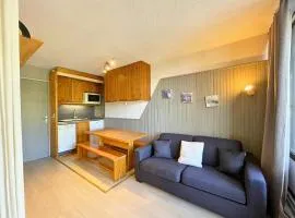 Résidence Villaret - Grand studio coin chambre séparé cuisine équipée aux Ménuires MAE-5274